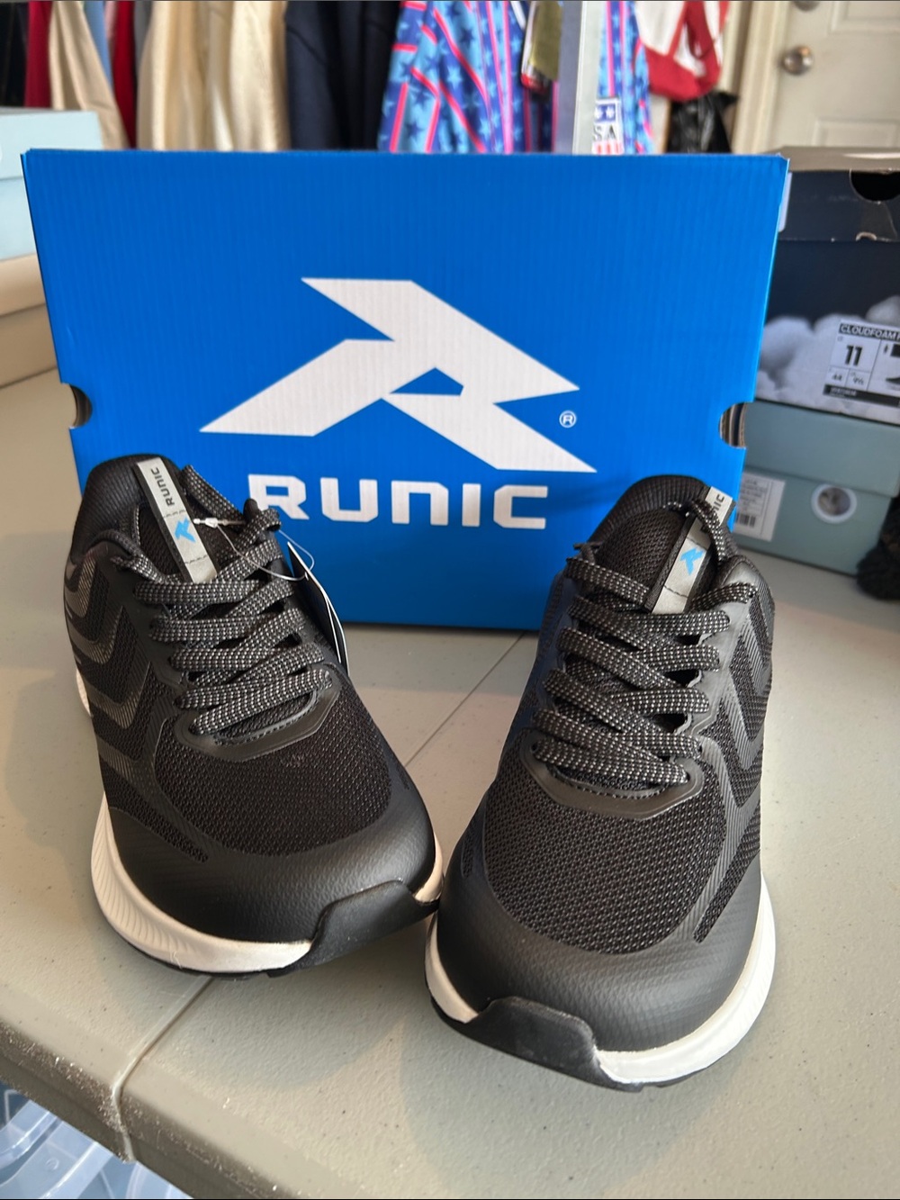 Women's Black Lightweight Athletic Sneakers